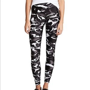 hpe High Waisted Black/White Camo Print Leggings